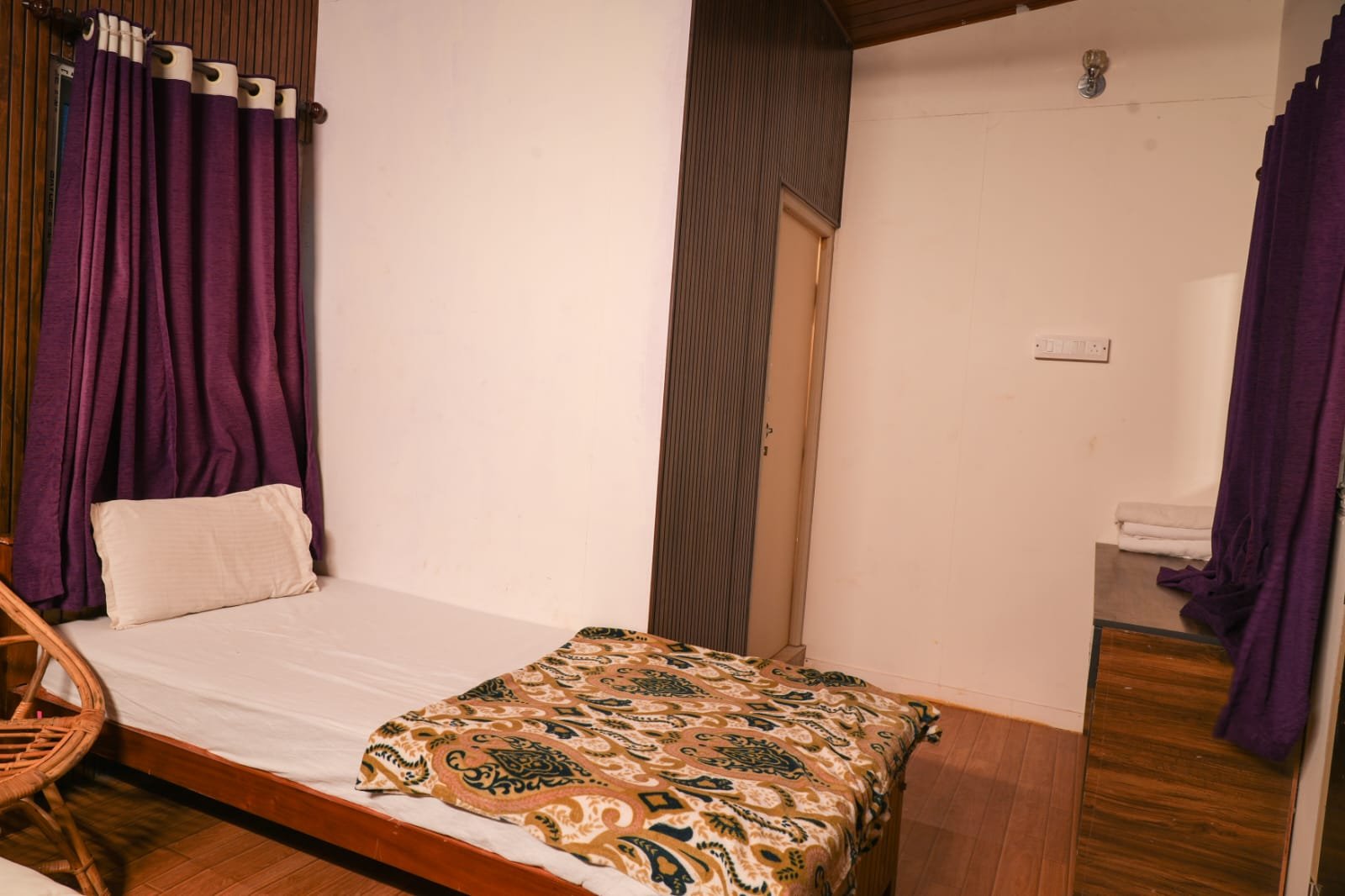 Resorts Near Anaikatti