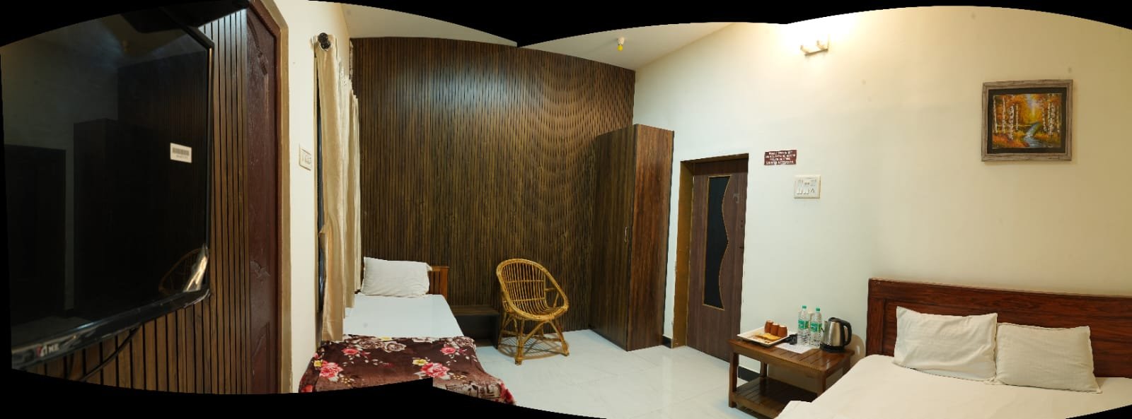 Resort with Swimming Pool Near Kerala